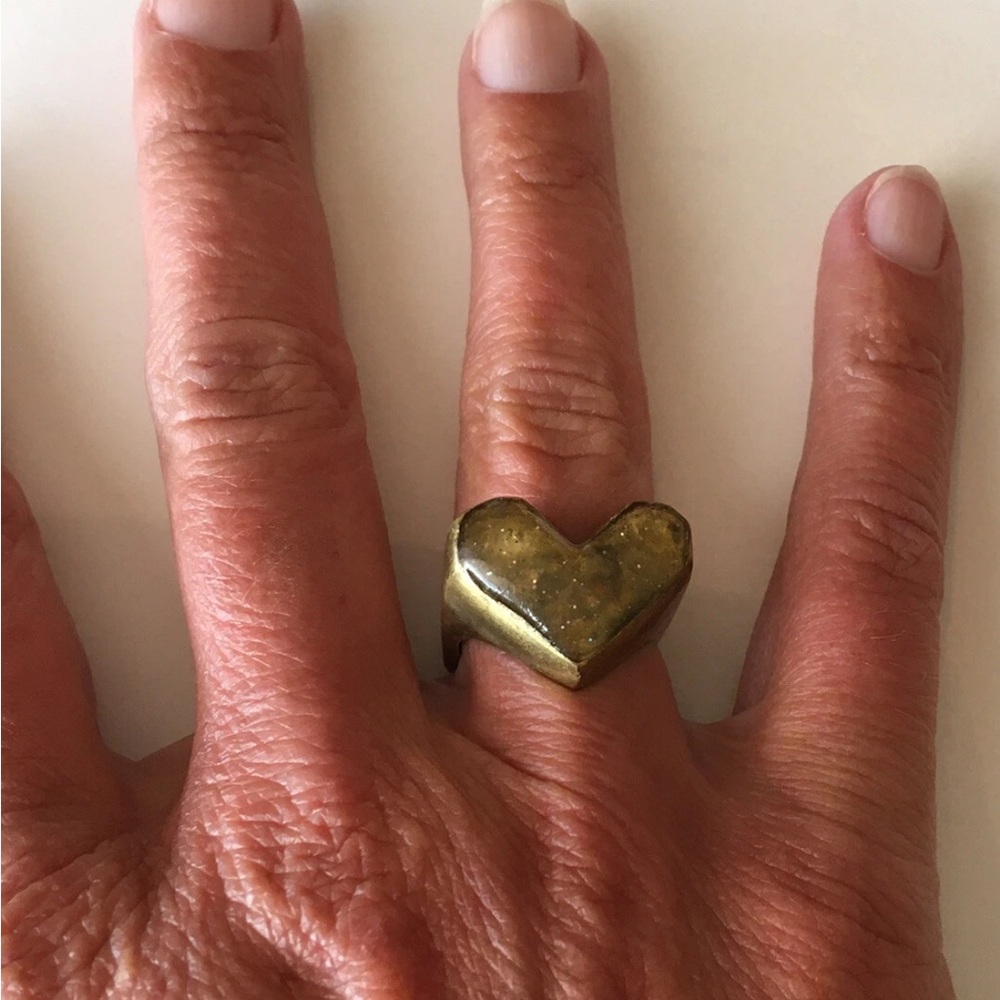 Unique Gold Heart Shaped Ring "MESSTORIES"